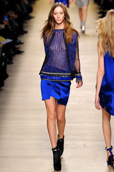 Look 13